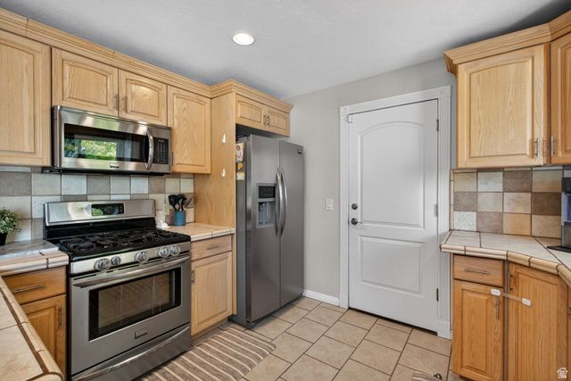 2073 E 10095 S, Sandy, UT 84092