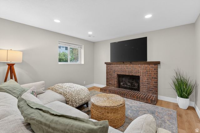 2073 E 10095 S, Sandy, UT 84092