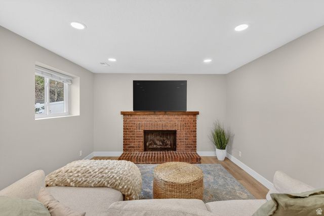 2073 E 10095 S, Sandy, UT 84092