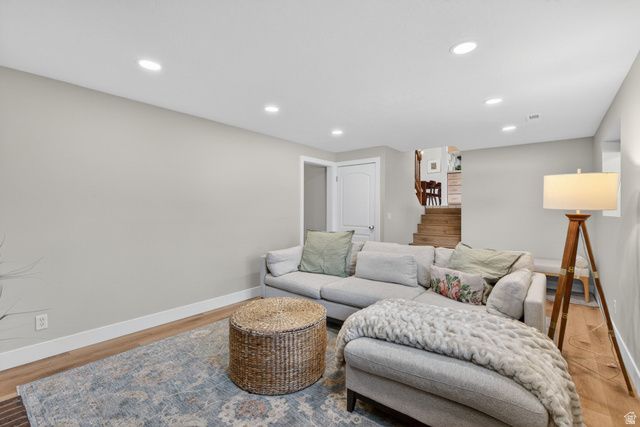 2073 E 10095 S, Sandy, UT 84092