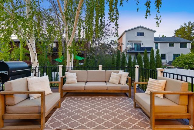 2073 E 10095 S, Sandy, UT 84092