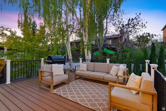 2073 E 10095 S, Sandy, UT 84092