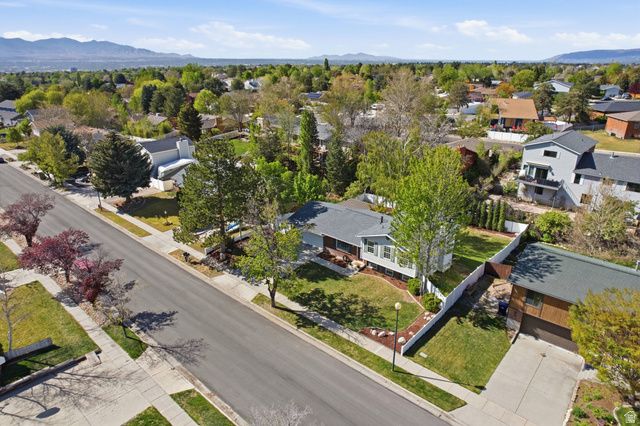 2073 E 10095 S, Sandy, UT 84092