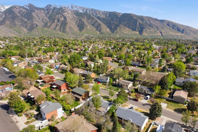 2073 E 10095 S, Sandy, UT 84092