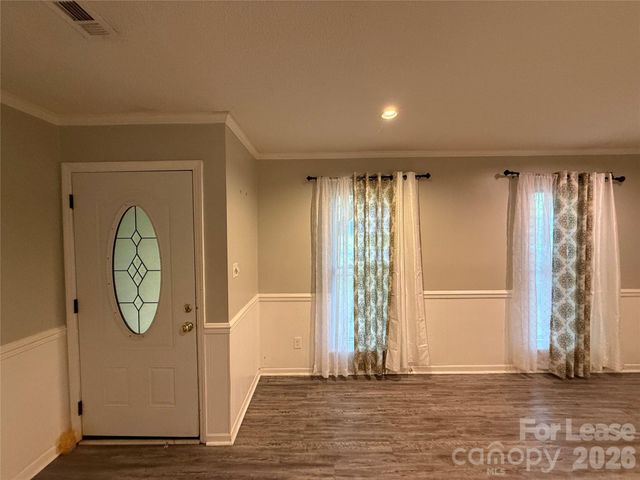 6832 Delta Lake Drive, Charlotte, NC 28215