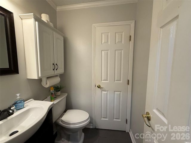 6832 Delta Lake Drive, Charlotte, NC 28215