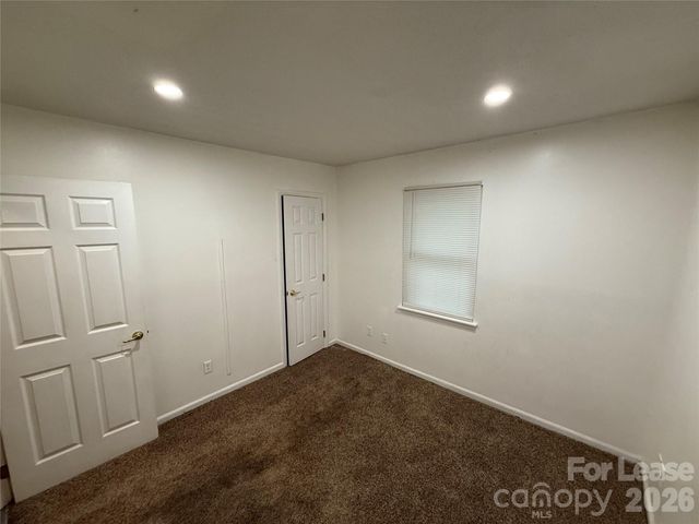 6832 Delta Lake Drive, Charlotte, NC 28215