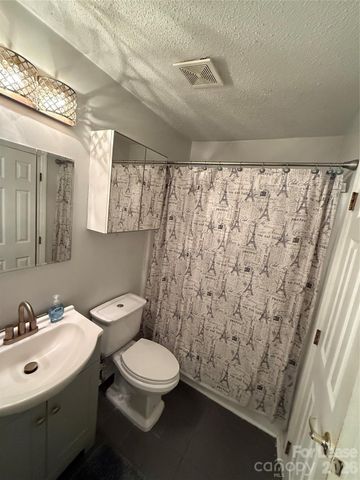 6832 Delta Lake Drive, Charlotte, NC 28215