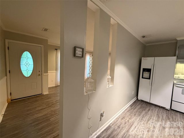 6832 Delta Lake Drive, Charlotte, NC 28215