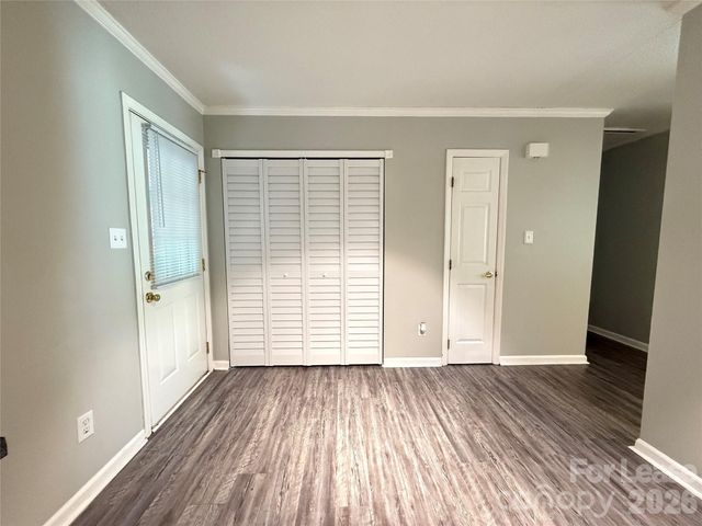 6832 Delta Lake Drive, Charlotte, NC 28215