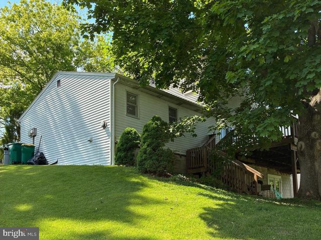 504 SPRING HOUSE RD, Camp Hill, PA 17011