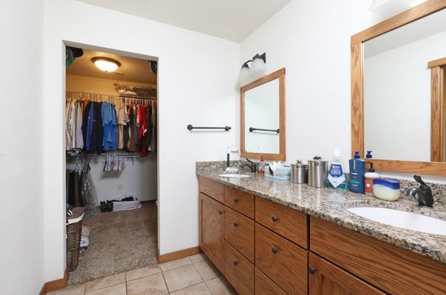 422 Stonegate Court SW, Altoona, IA 50009