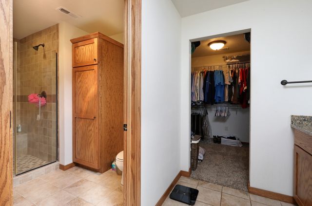 422 Stonegate Court SW, Altoona, IA 50009