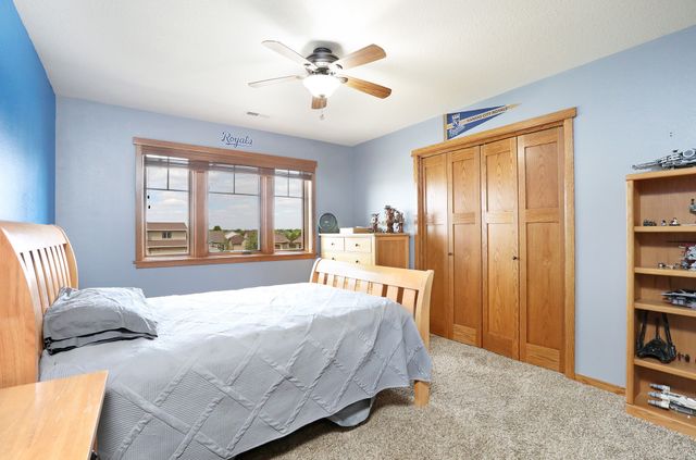 422 Stonegate Court SW, Altoona, IA 50009