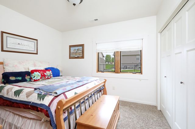 422 Stonegate Court SW, Altoona, IA 50009
