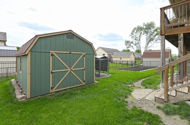 422 Stonegate Court SW, Altoona, IA 50009