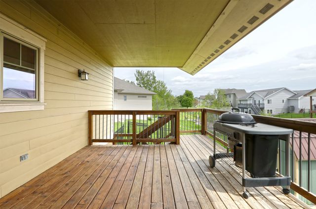 422 Stonegate Court SW, Altoona, IA 50009