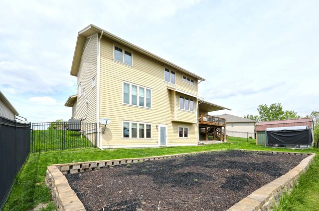 422 Stonegate Court SW, Altoona, IA 50009