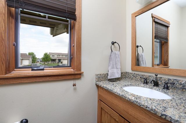 422 Stonegate Court SW, Altoona, IA 50009