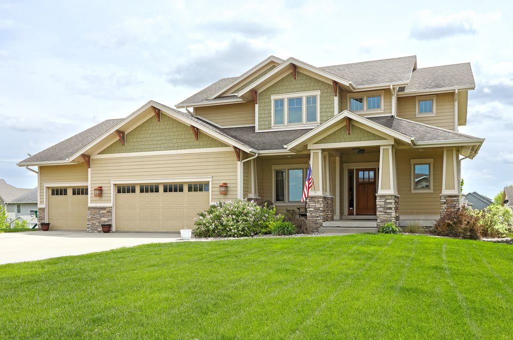 422 Stonegate Court SW, Altoona, IA 50009