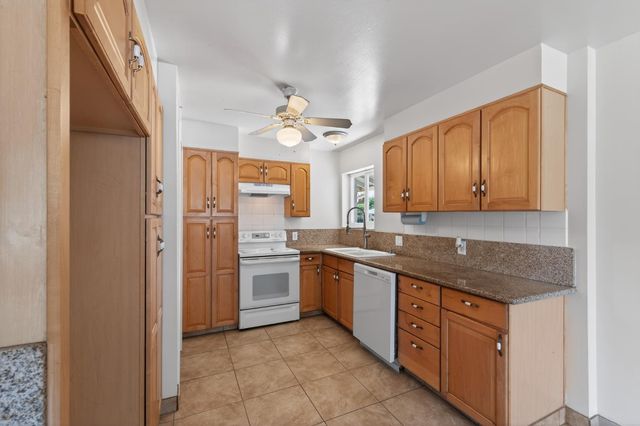 4462 N Van Dyke Avenue, Fresno, CA 93705