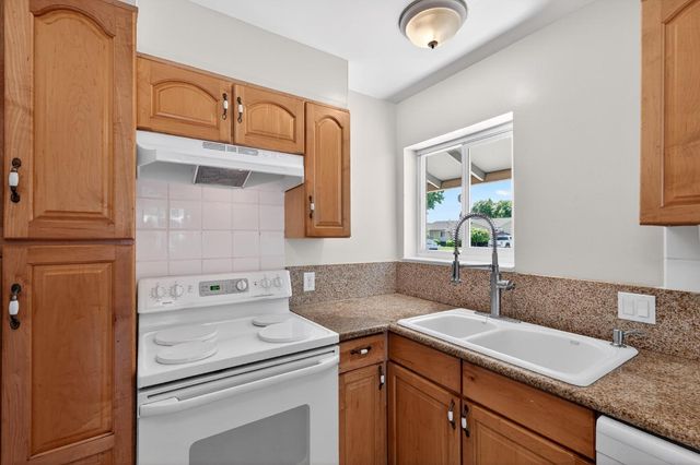 4462 N Van Dyke Avenue, Fresno, CA 93705