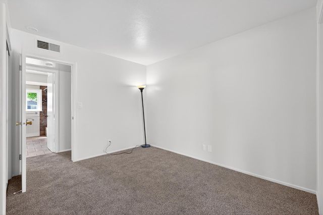 4462 N Van Dyke Avenue, Fresno, CA 93705