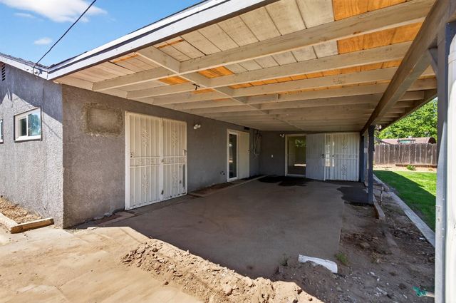 4462 N Van Dyke Avenue, Fresno, CA 93705