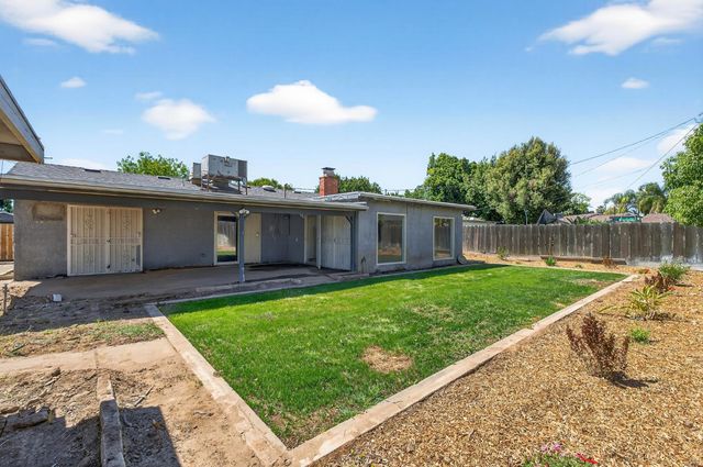 4462 N Van Dyke Avenue, Fresno, CA 93705