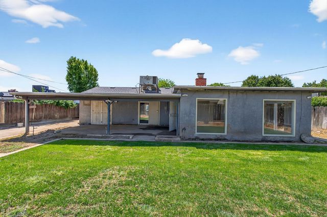 4462 N Van Dyke Avenue, Fresno, CA 93705