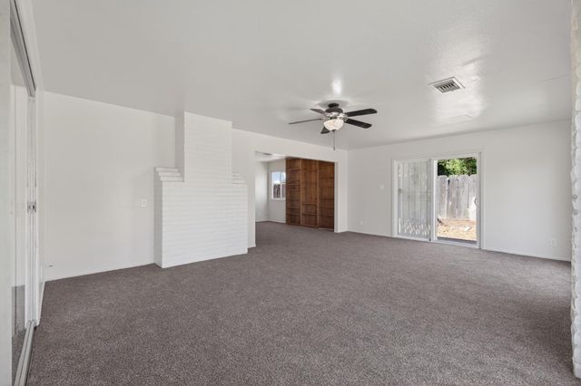 4462 N Van Dyke Avenue, Fresno, CA 93705