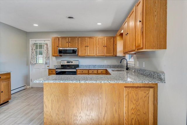 930 Farmington RD, Hardy, VA 24101