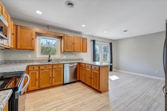 930 Farmington RD, Hardy, VA 24101