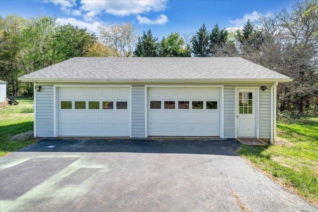 930 Farmington RD, Hardy, VA 24101