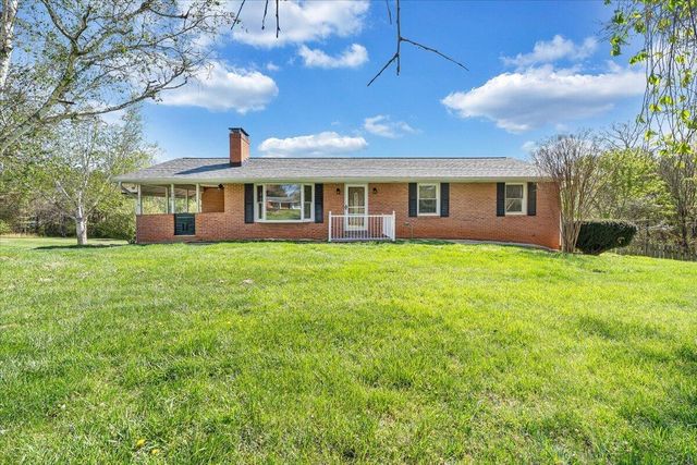 930 Farmington RD, Hardy, VA 24101