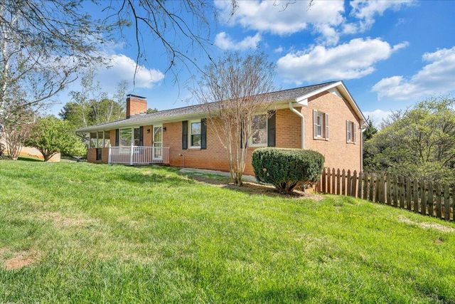 930 Farmington RD, Hardy, VA 24101