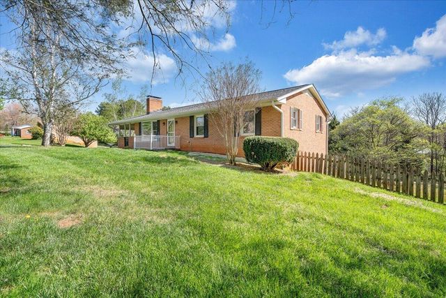 930 Farmington RD, Hardy, VA 24101