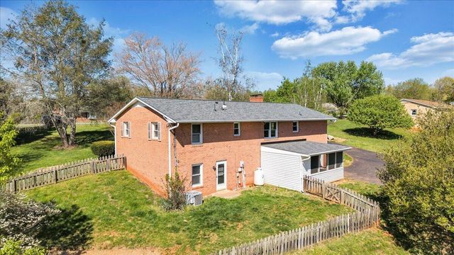 930 Farmington RD, Hardy, VA 24101
