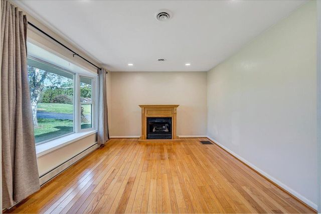 930 Farmington RD, Hardy, VA 24101