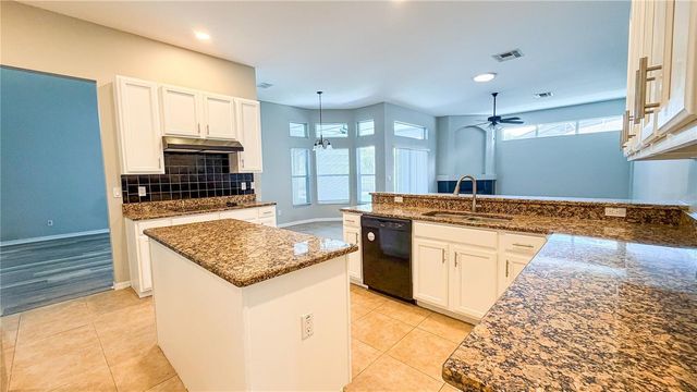 123 GOLF COURSE PARKWAY, Davenport, FL 33837
