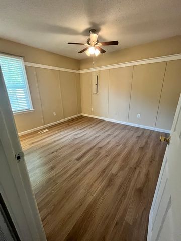 418 Woods Edge Rd, Winchester, TN 37398