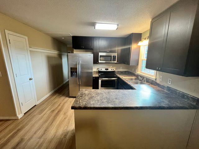 418 Woods Edge Rd, Winchester, TN 37398