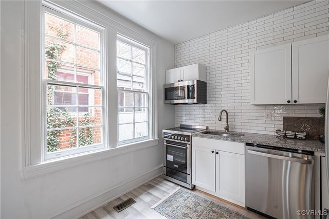 105 Shore St, Petersburg, VA 23803