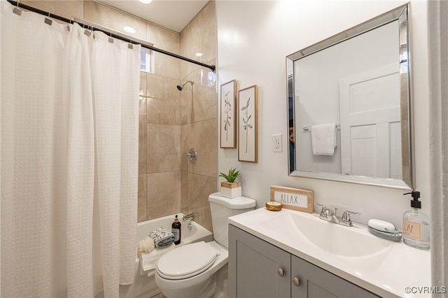 105 Shore St, Petersburg, VA 23803
