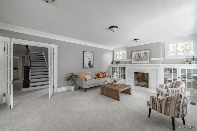 105 Shore St, Petersburg, VA 23803