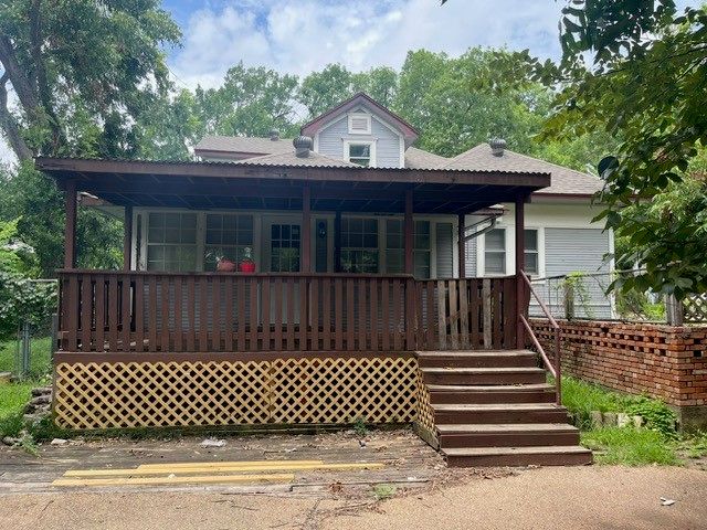 106 Lawrence Avenue, Terrell, TX 75160