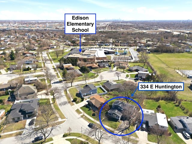 334 E Huntington Lane, Elmhurst, IL 60126