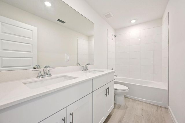 5445 Hampton Park Circle, Vero Beach, FL 32966