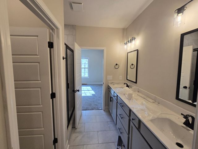 510 N Halifax Ct, Clarksville, TN 37040