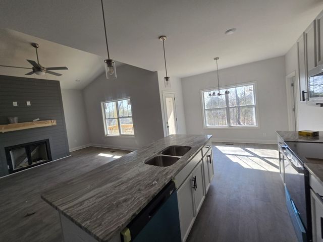 510 N Halifax Ct, Clarksville, TN 37040